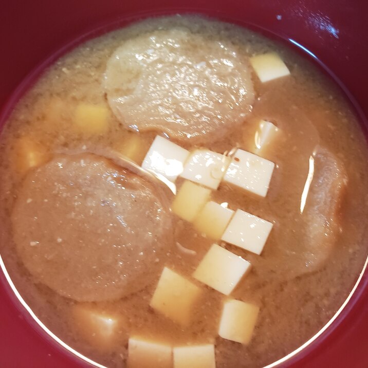 簡単 昆布出汁で作る豆腐と麩のお味噌汁 レシピ 作り方 By かまくらじん 楽天レシピ